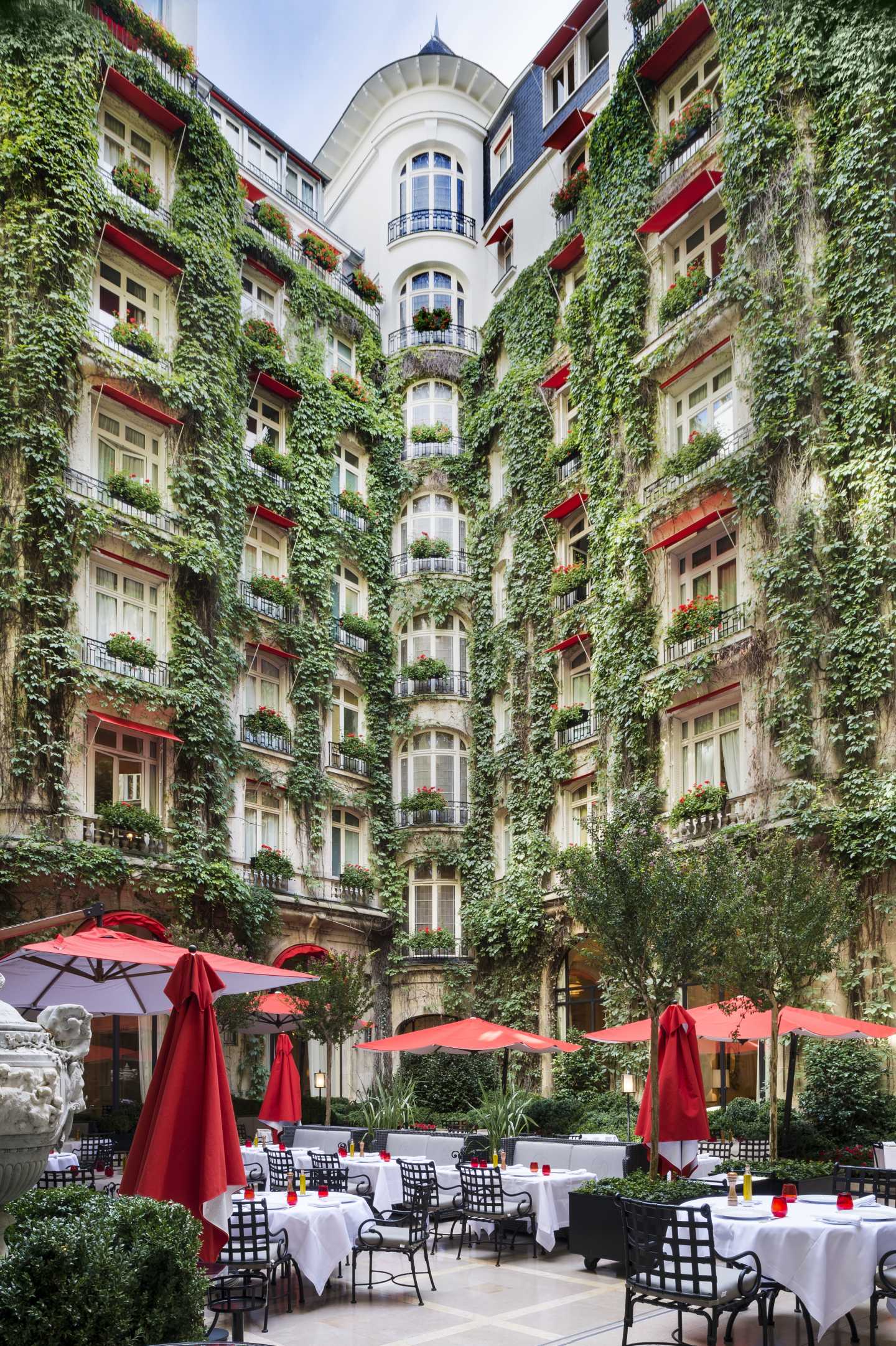 H tel Plaza Ath n e Paris France GreatLuxuryHotels H tel Plaza H tel Plaza Ath n e Paris France GreatLuxuryHotels H tel Plaza